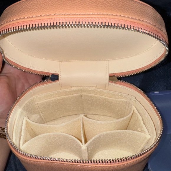 Saie Peach Mini Vanity Makeup Case - Picture 3 of 4